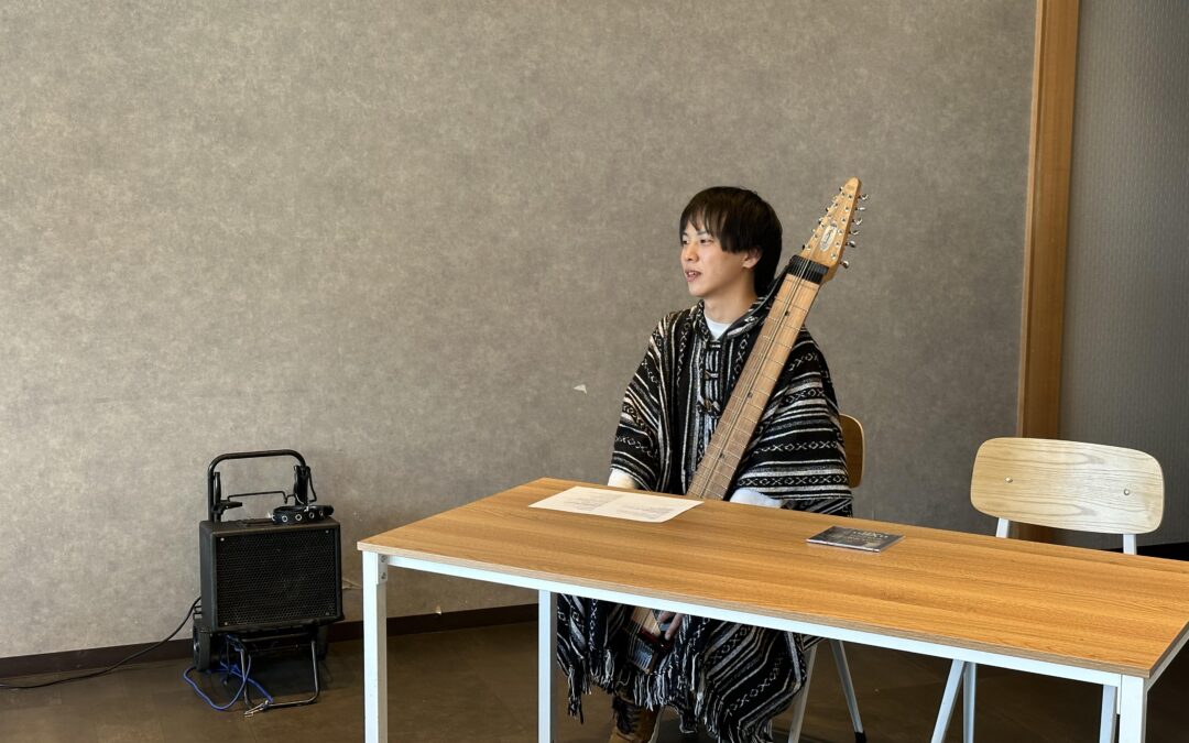 街にとけこむ音楽を生み出す弦楽器、チャップマン・スティック奏者SHINOさんインタビュー